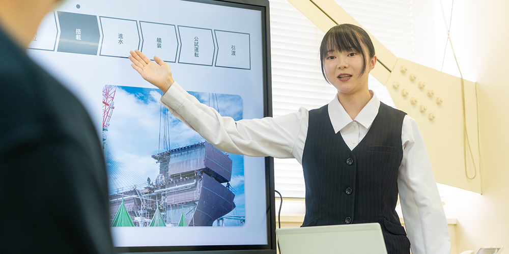 会社紹介をする人事労務社員