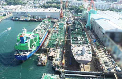長崎工場(船台 190m × 36m)