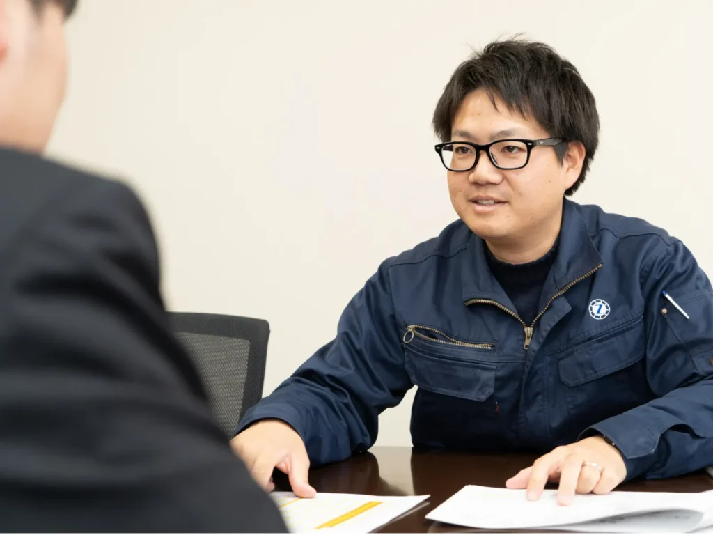 打ち合わせをしている様子
